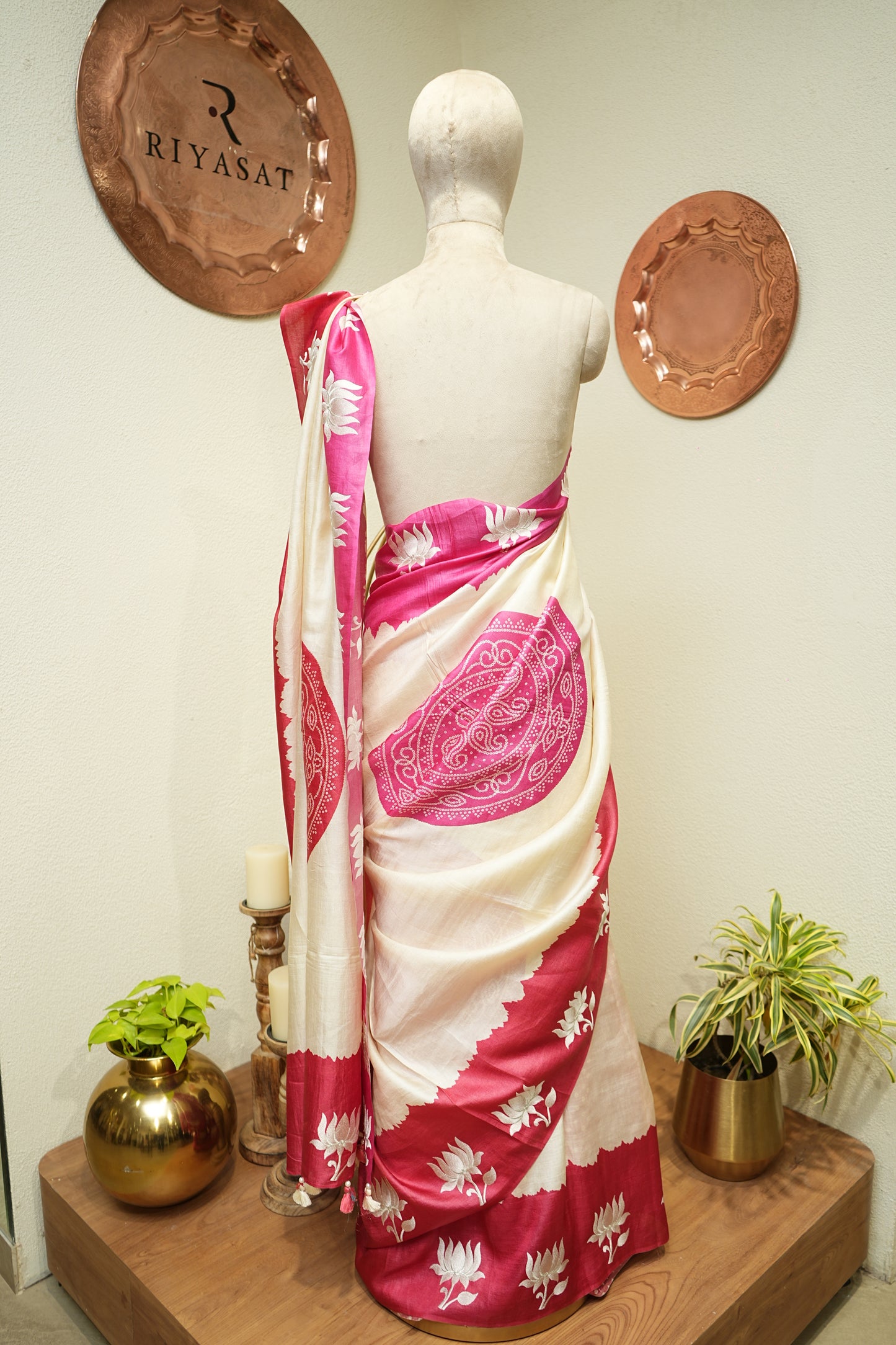 tusser bandhani lotus saree