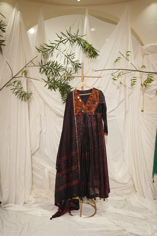 chanderi suit kutch black